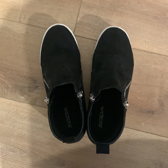 Soda Platform Sneakers. - Picture 4 of 5